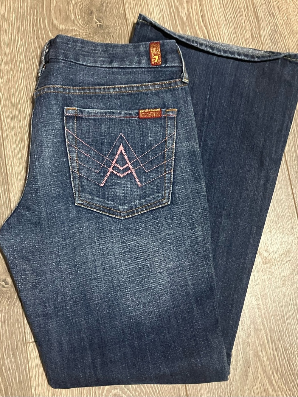 ✨EUC✨7 For All Mankind Dark Wash A Pocket Jeans with Pink Pocket Stitching